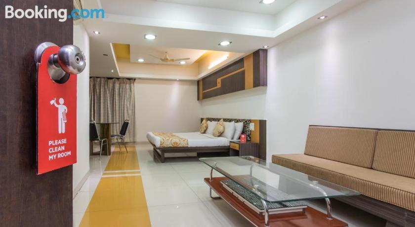 Hotel Grand Suites Indore Exteriör bild