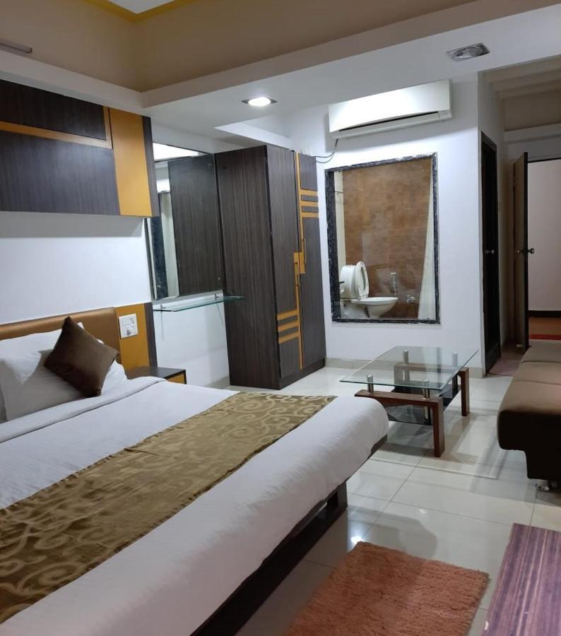 Hotel Grand Suites Indore Exteriör bild