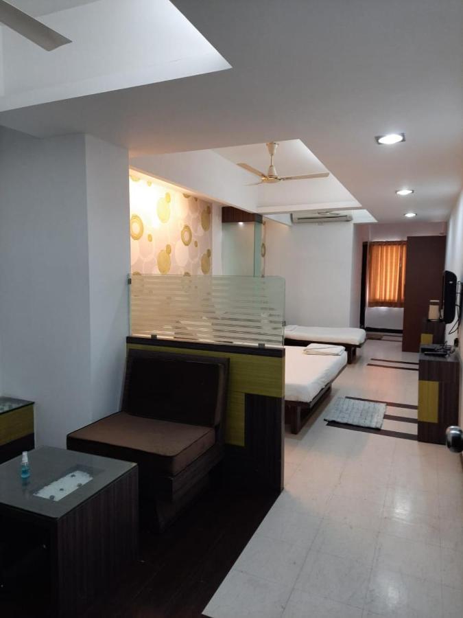 Hotel Grand Suites Indore Exteriör bild